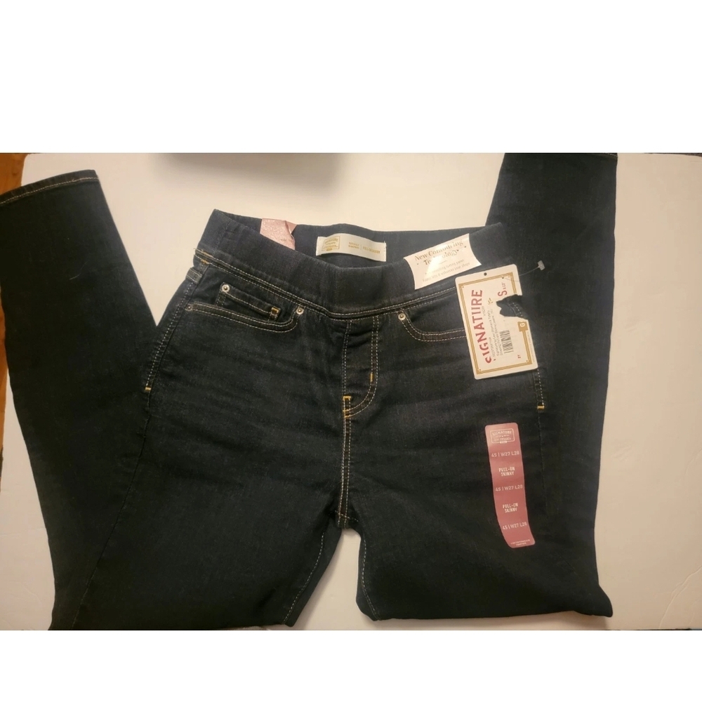 Signature Levi Women's Totally Shaping Pull-on Skinny Jeans Size 4 S Blue 27x28